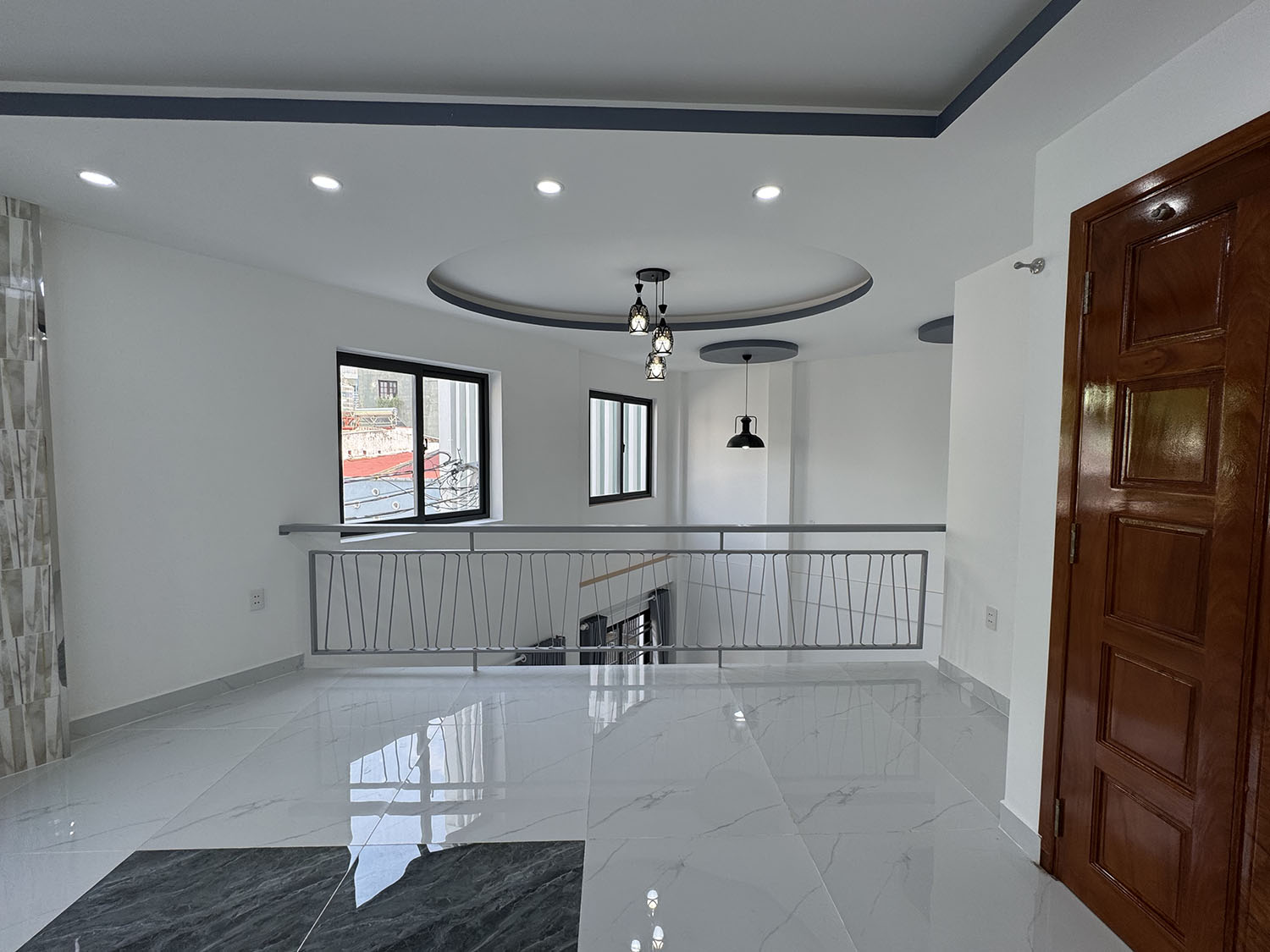 Chính thức mở bán biệt thự mini 3 lầu HXH VF5 khu cao cấp Hoàng Diệu - Trước nhà có sân đỗ ôtô